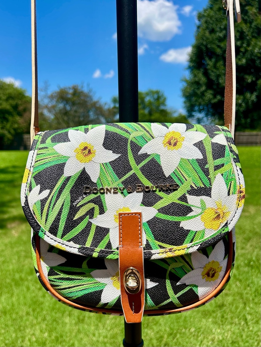 Dooney & Bourke Black Daffodil Crossbody Saddle Bag EUC